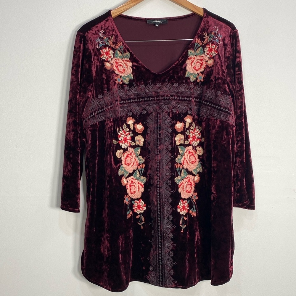 Andree by Unit Crushed Velvet Embroidered‎ Top Medium